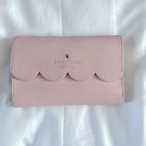 Kate Spade Scalloped Wallet - Light Pink